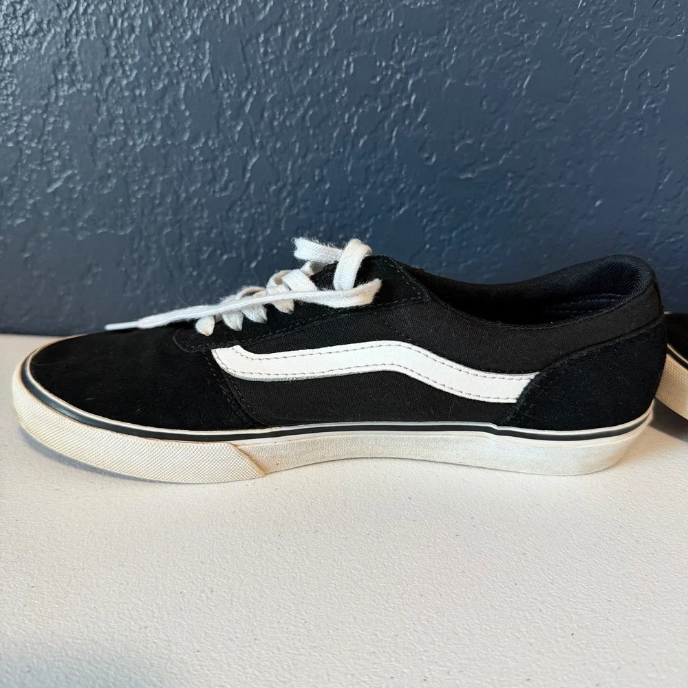 Vans Ward Low Top Sneakers Women 7.5 Black White Canvas Suede Skate Shoes